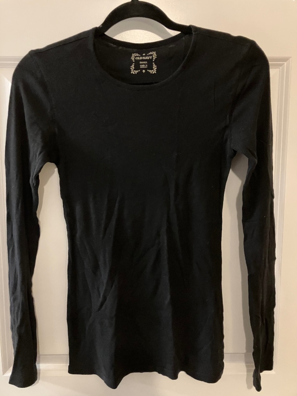 Old Navy size S black long sleeved tee shirt